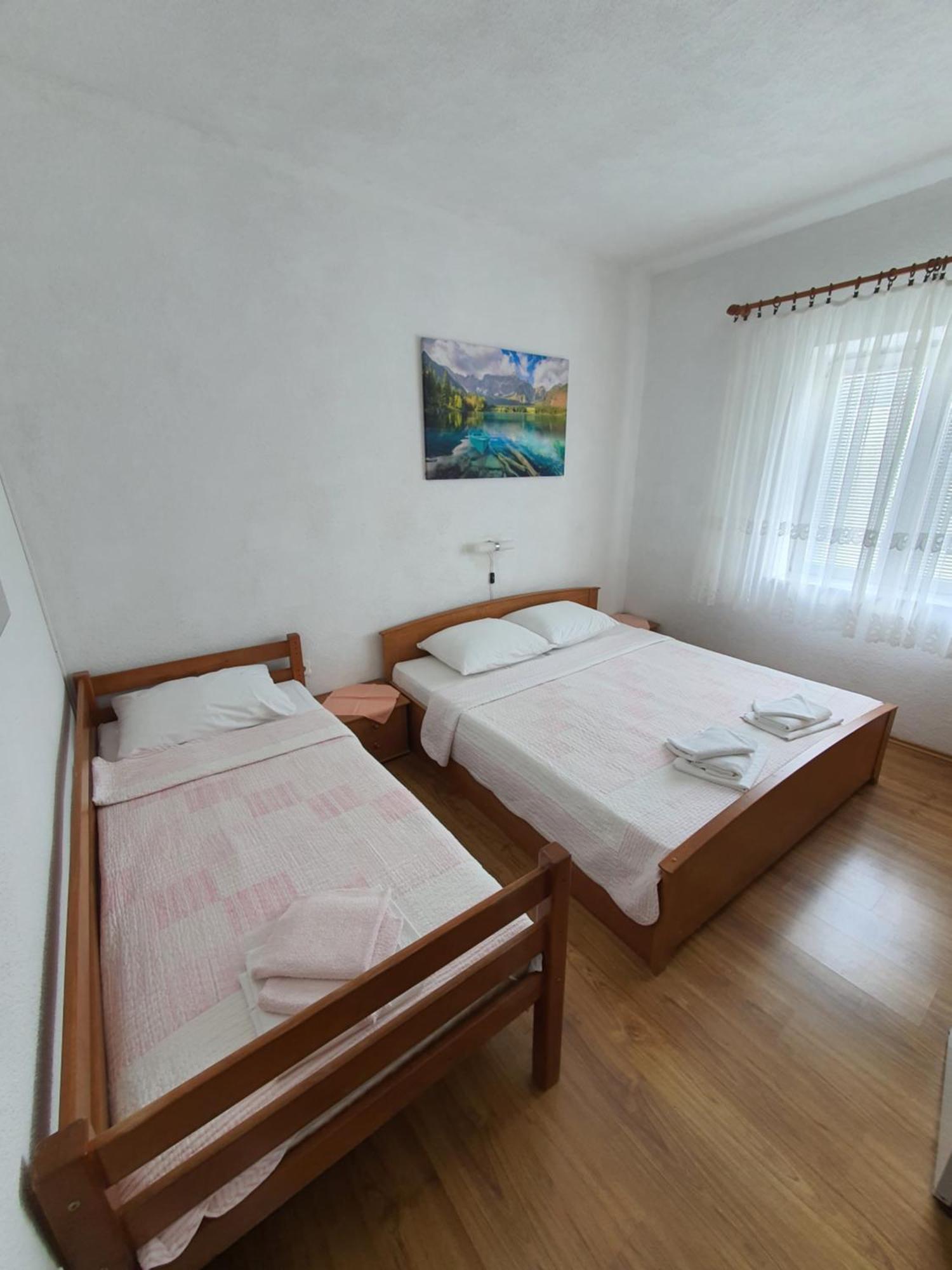 Apartments - Buffet 2B Sveti Juraj Rum bild