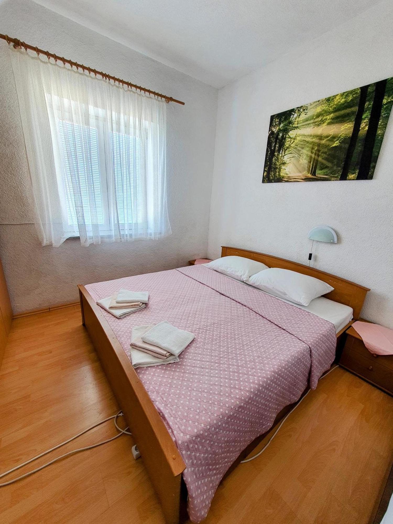 Apartments - Buffet 2B Sveti Juraj Rum bild